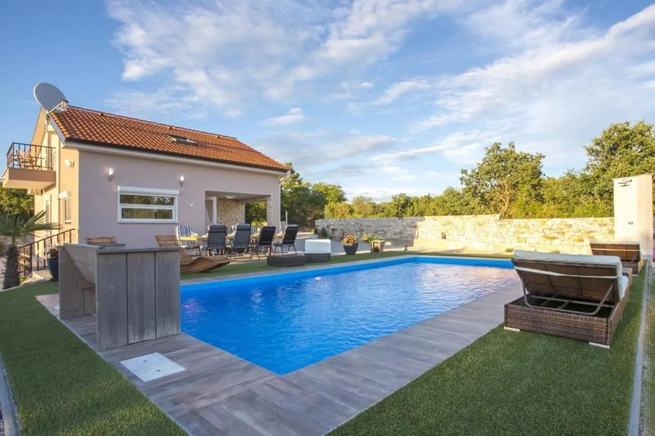 Jelena'S Paradise Villa Galizana Holiday home
